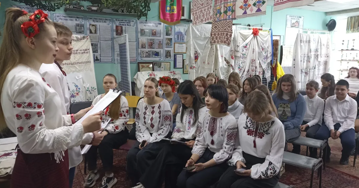 Джерело: Височанська селищна рада Бабаївський історико-краєзнавчий музей провів патріотичне свято до дня народження Кобзаря на порталі Gromada Group