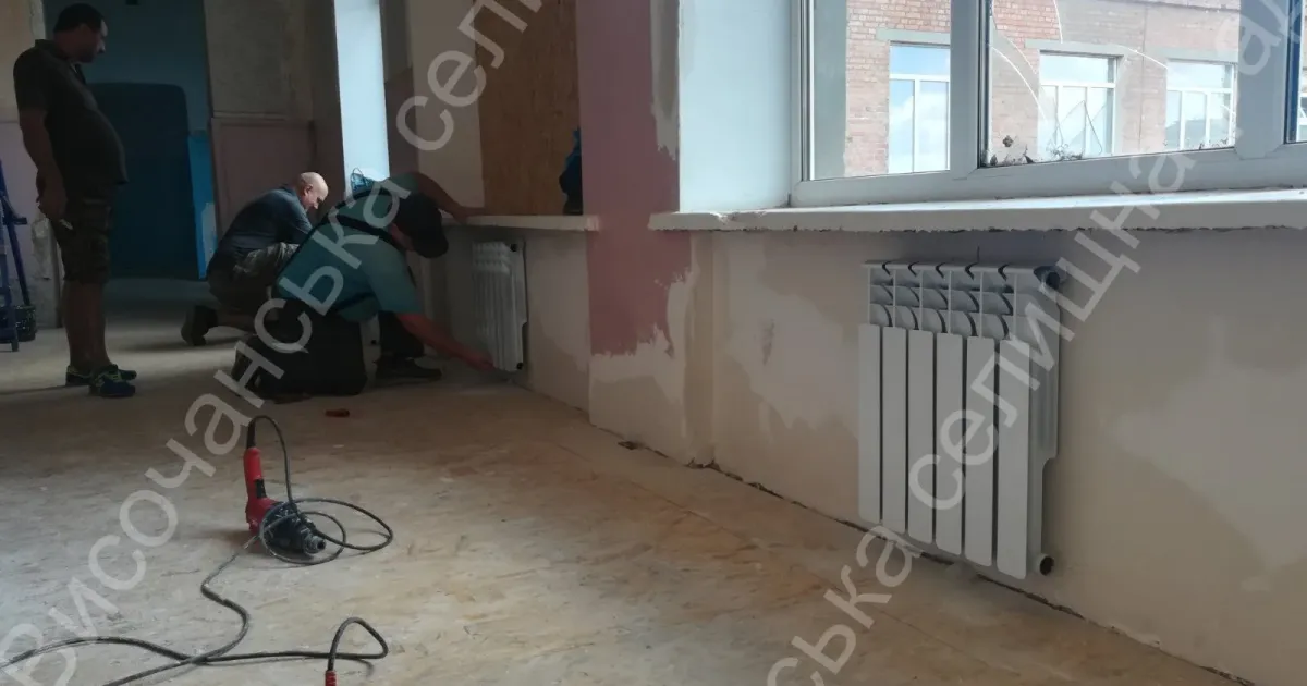 Фото: Височанська селищна рада Комунальні служби у співпраці з місцевою владою продовжують відбудовувати установу для створення комфортних умов для шкільної спільноти.