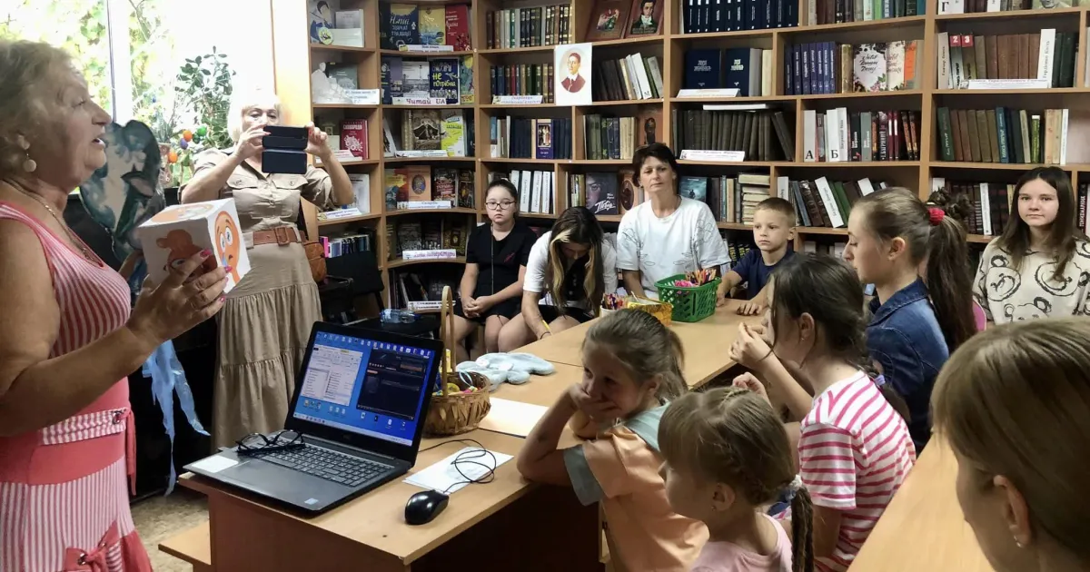 Джерело: Надія Федорова Волонтери ГО «Грін-Ландія» для дітей Високого провели майстер-клас на порталі Gromada Group